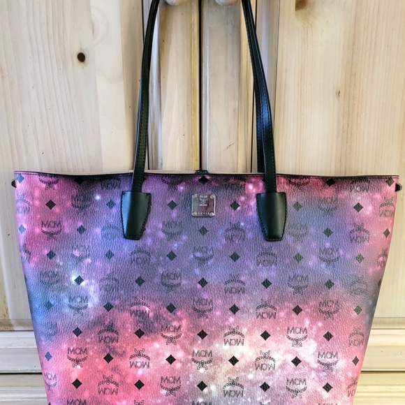 MCM Galaxy Visetos Medium Shopper Multicolor Monogram Canvas and Leather. - Picture 3 of 16